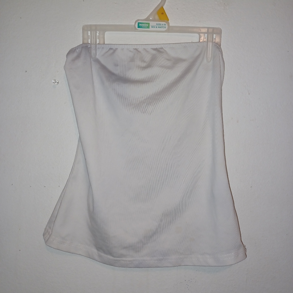 Clothes - Picture 5 of 16